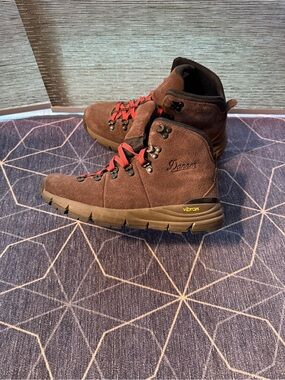 Women’s Danner Mountain 600